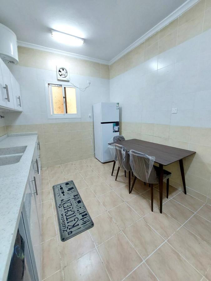 شقة واسعة غرفتين نوم وصالة Apartman Tabúk Kültér fotó